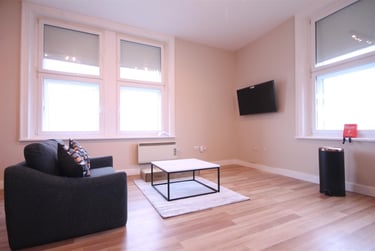 2 bed flat, City Apartments, City Centre, Newcastle, NE17DE - Image 2